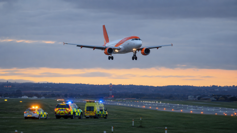 EasyJet Flight U2238 Emergency Landing Newcastle